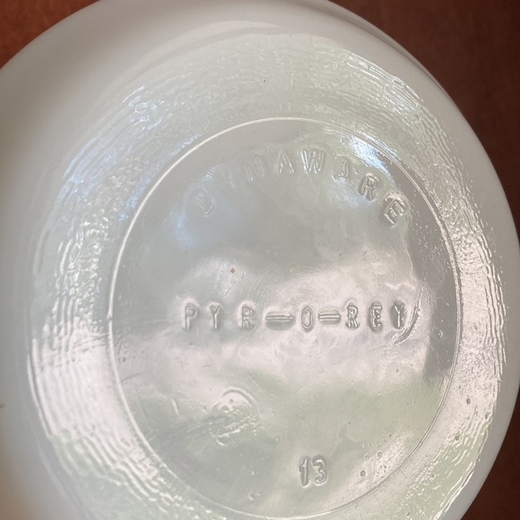 DynaWare Serving Size Casserole Dish Set of Two Brown Daisy with 1 lid - Picture 6 of 6